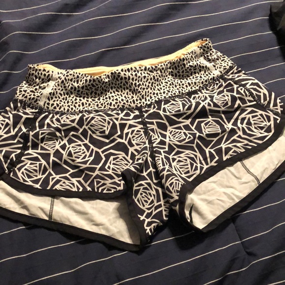 Lululemon shorts - Picture 1 of 3